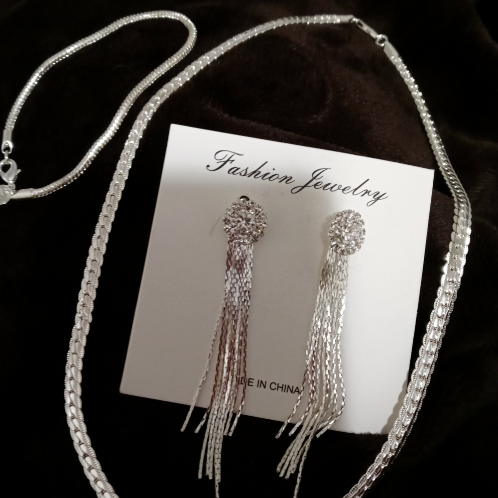 3 piece jewelry set necklace bracelet and earrings